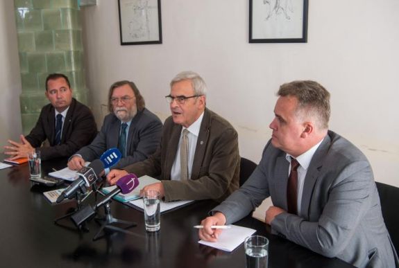 Tőkés: Trianonra az autonómia a válasz