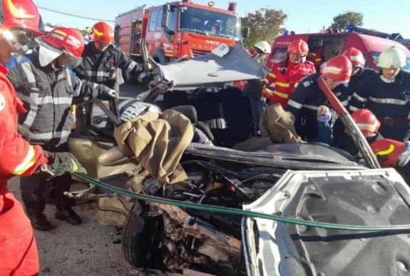 Közúti tragédia a DN1-esen: két halott, hat súlyos sérült