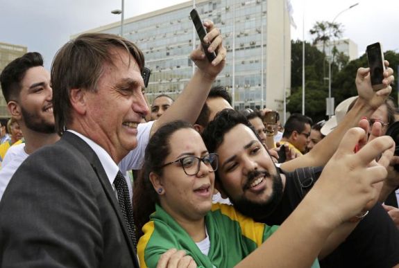 Szélsőjobboldali jelölt esélyes a brazil választásokon