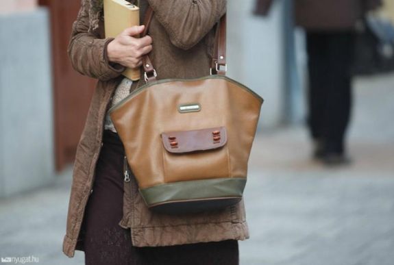 Visszatér a kilencvenes évek táskadivatja