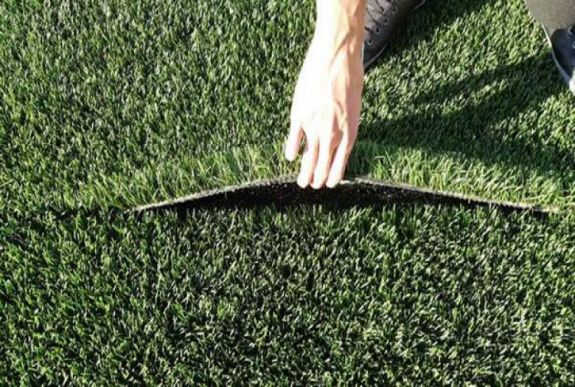 Három hónapig sem bírta az UTA műfüves pályája