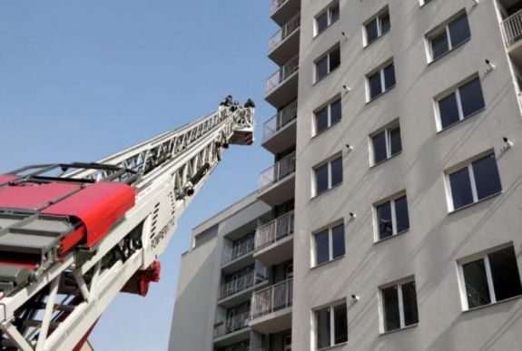 Tűz ütött ki egy 10 emeletes kolozsvári tömbházban