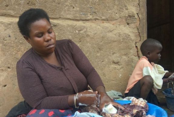 Ő az a 40 éves nő, aki negyvennégy gyermeket szült