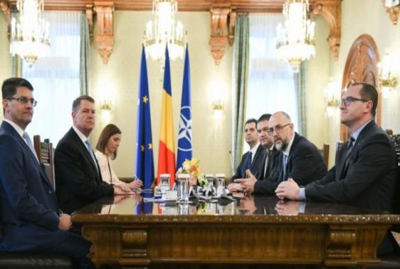 Egyeztetésre hívta szerdára az államfő a parlamenti pártok képviselőit