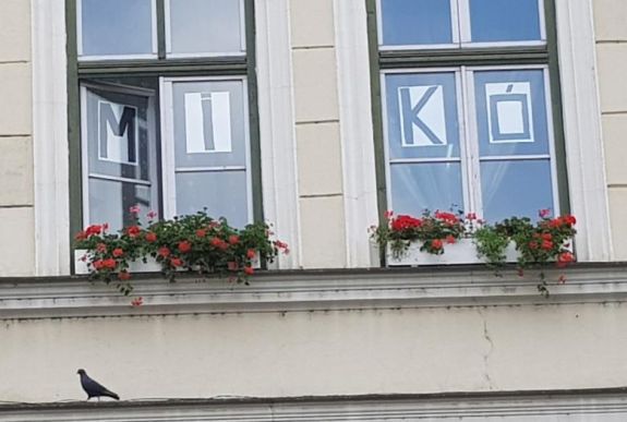 Eltávolított Mikó-felirat: frappáns választ adtak a diákok