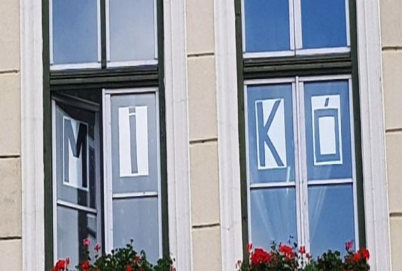 Ambrus Attila: Októberi ifjak