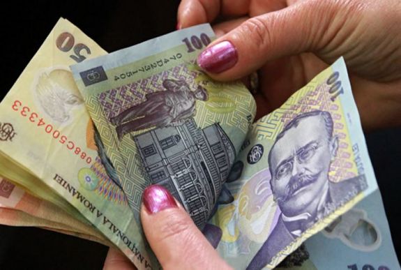 Eldőlt: november elsejétől biztosan nem nő a minimálbér