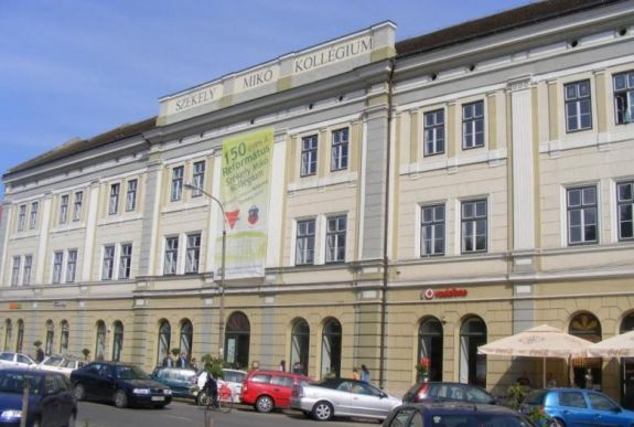 Dan Tanasă folytatja a Székely Mikó Kollégium feliratai elleni támadását
