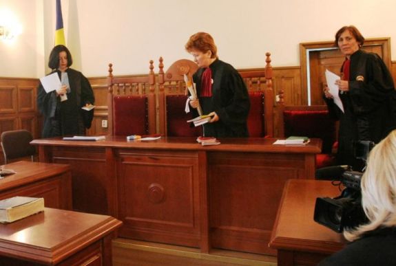 A bírák fóruma azt kéri Tudorel Toadertől, hogy hagyja békén a legfőbb ügyészt