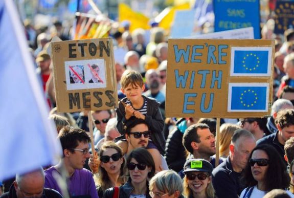 Brexit: azt kérik, hogy az EU készüljön egy újabb népszavazásra