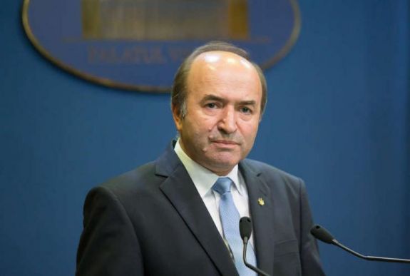 Nem mond le Tudorel Toader a legfőbb ügyész menesztéséről
