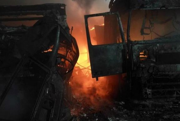 Kiégett három kamion egy Arad melletti parkolóban