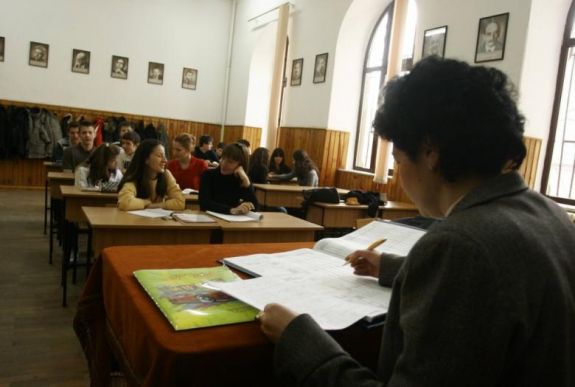 RMDSZ: szakképzett személyzetet kell biztosítani a vidéki iskolákban