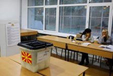 Érvénytelen lett a macedón népszavazás