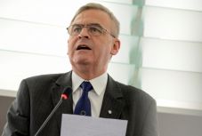 A házasság és a család védelmében szólalt fel Tőkés László az EP-ben