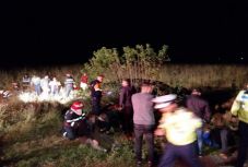 Egy ember meghalt, heten megsérültek a balesetben