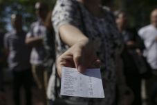 Beleegyezne, hogy nagyobb fizetése egy részét feketén kapja?