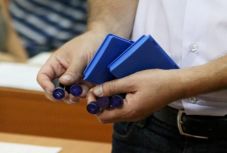 Megkönnyítette a kormány a csalást a hétvégi referendumon