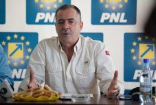 „Keresztény vagyok, de nem kretén” - belső feszültség gerjed a PNL-ben