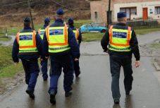 Megerőszakoltak egy 4 éves erdélyi kislányt Cegléden