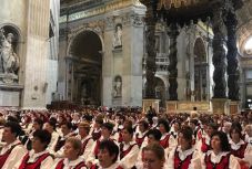Négyszáz tagú székely kórus énekelt a Szent Péter-bazilikában