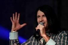 András Zoltán, a Sarmalele Reci énekese: ki kell lépnünk az ördögi körből, szétnéznünk magunk körül 