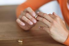 Tervezet: fizetett szabadság járjon a frissen elvált alkalmazottaknak