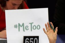 Kutatás: elterjedt európai parlamentekben a nők zaklatása és fenyegetése