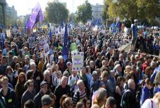 Több százezres tüntetés Londonban a brexit ellen