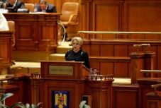 A képviselőház plénuma elé hívja Viorica Dăncilát a PNL