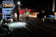 Végzetes volt az ütközés a kamionnal a fiatal sofőr számára