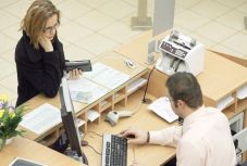 Bekeményített a jegybank: jövőtől a kis keresetűek nem vehetnek fel nagy kölcsönt