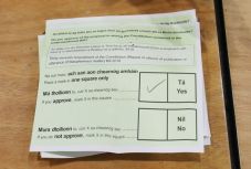 Írországban nagy többséggel kiszavazták az istenkáromlás büntethetőségét