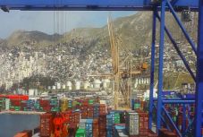 Bíró Béla: Pireusz, a sárkány feje