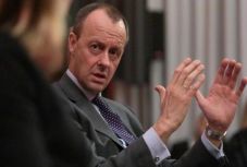 Friedrich Merz indul a német CDU elnöki tisztségéért
