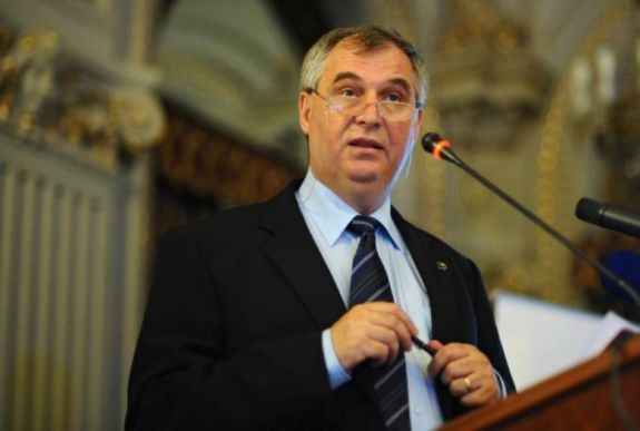 Microsoft-ügy: felmentette a bíróság a volt távközlési minisztert