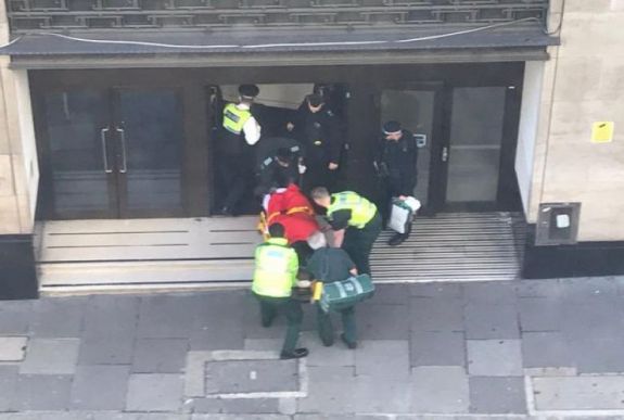 Késelés történt a Sony Music londoni székházában