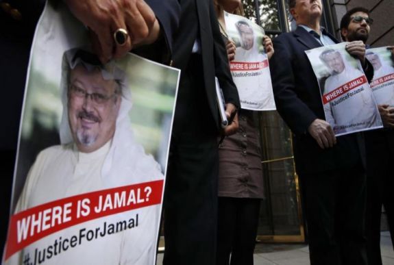 Apjuk holttestét kérik a meggyilkolt újságíró fiai