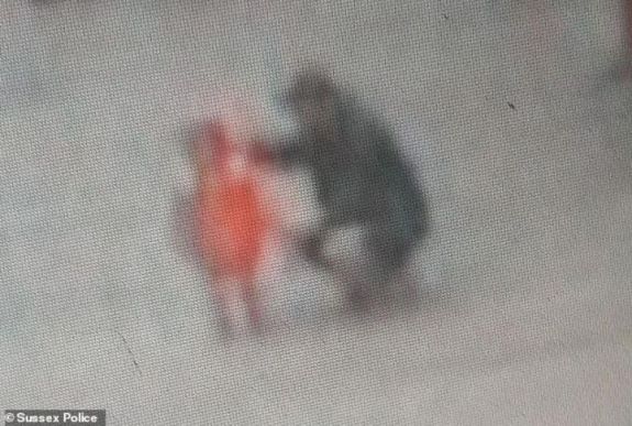 Tömeghisztéria tört ki egy makrancoskodó hároméves miatt