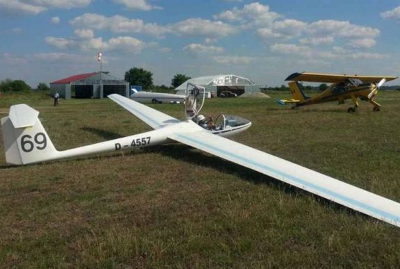 Kényszerleszállást hajtott végre egy kisrepülő, a pilóta megsérült