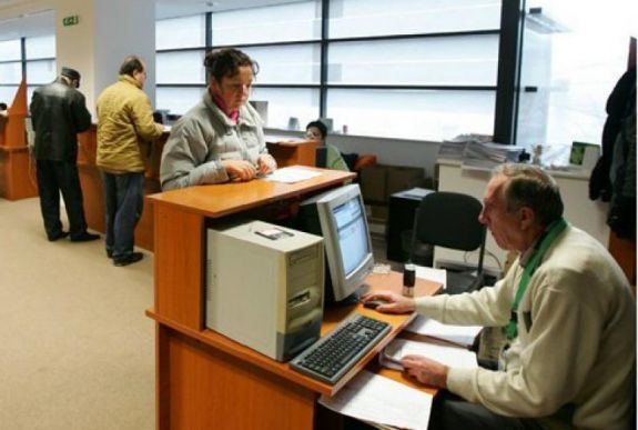 A nyugdíjaztatás előtt álló köztisztviselők jogait tartja szem előtt egy új törvénytervezet