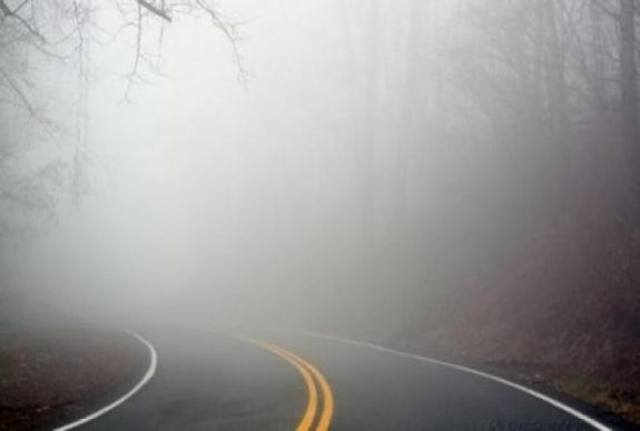 Sűrű köd van 12 erdélyi megyében
