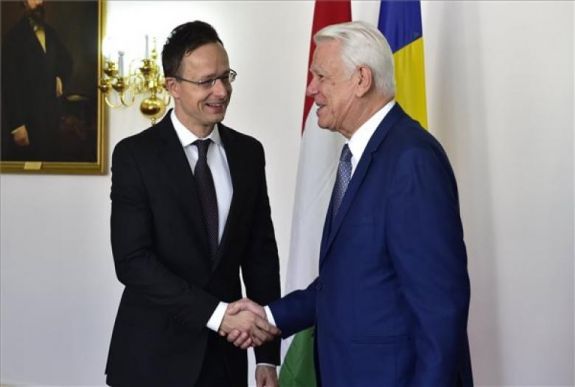 Szijjártó Bukarestben: mind a magyar, mind a román fél sokat tett az utóbbi időben