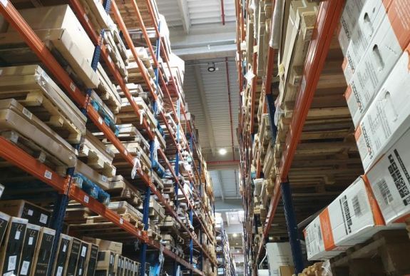 Óriási befektetéssel készült az eMAG fekete péntekre