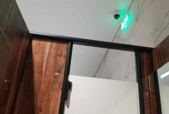 Lefilmezi vetkőző vendégeit az ország egyik legelegánsabb élményfürdője?