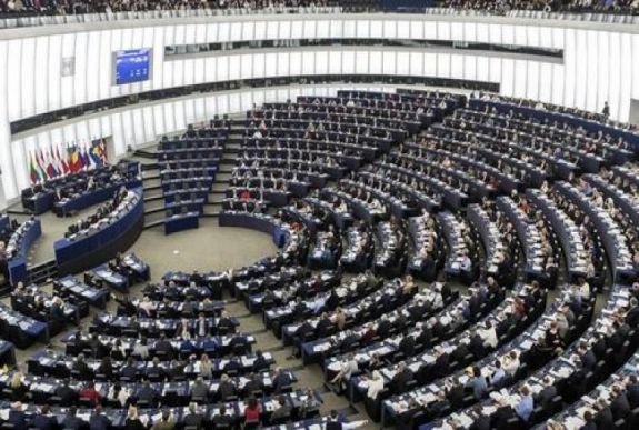 EP: állandó uniós mechanizmus létrehozására van szükség a jogállamiság védelmében