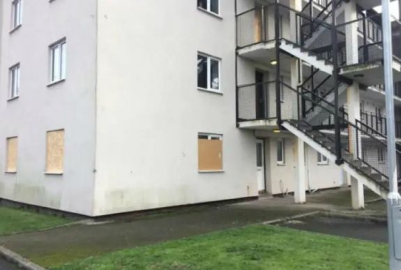 „Takarodjatok haza!” – felgyújtották egy román család lakását Angliában