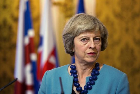 Theresa May: a Brexit után az EU-munkavállalók sem állhatnak a sor elejére