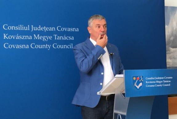 Tamás Sándor sértőnek tartja, hogy csak „szájkosárral” vehetnek részt a nemzeti ünnepen