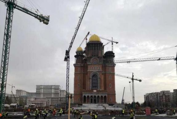 Nem lesz jelen Johannis a Nemzet Megváltása székesegyház felszentelési ünnepségén